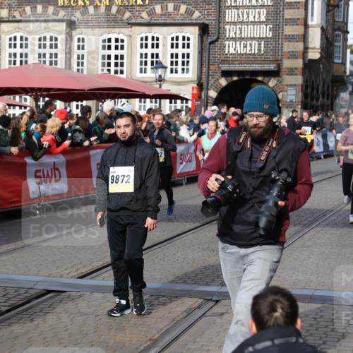 05.10.2025 - 20. swb-Marathon Bremen Yannick Fuchs http://msf.ph/oto/9227352 05.10.2025 10:58:10 Ziel 9568, 9576, 9582, 9872, 10127, 10395, 10459, 10577, 10703, 10793, 11058, 11601, 11663 meine-sportfotos.de