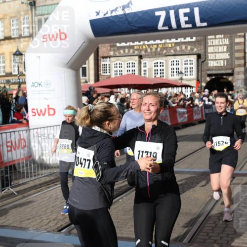 05.10.2025 - 20. swb-Marathon Bremen Yannick Fuchs http://msf.ph/oto/9227365 05.10.2025 11:01:17 Ziel 9182, 9305, 9443, 9880, 10477, 10630, 10914, 11053, 11337, 11338, 11524, 11597, 11719 meine-sportfotos.de