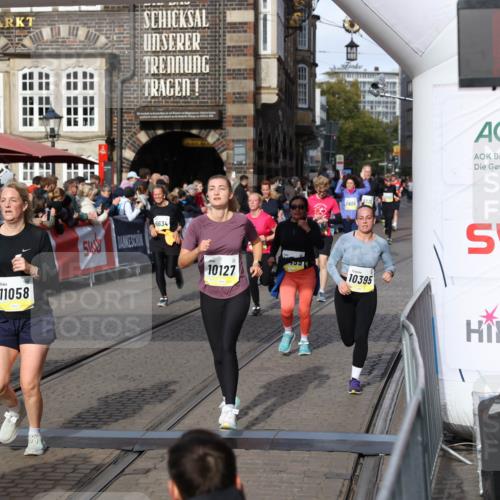 05.10.2025 - 20. swb-Marathon Bremen Yannick Fuchs http://msf.ph/oto/9227397 05.10.2025 10:58:12 Ziel 9576, 9582, 9634, 9872, 10127, 10377, 10395, 10459, 10577, 10620, 10793, 11058, 11601, 11663 meine-sportfotos.de