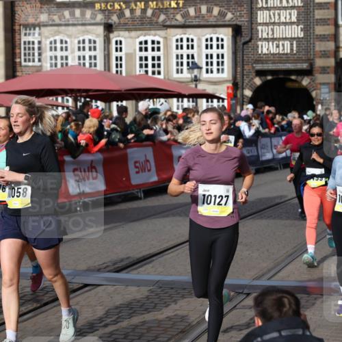 05.10.2025 - 20. swb-Marathon Bremen Yannick Fuchs http://msf.ph/oto/9227422 05.10.2025 10:58:13 Ziel 9576, 9582, 9634, 9872, 10127, 10377, 10395, 10459, 10620, 10793, 11058, 11601 meine-sportfotos.de