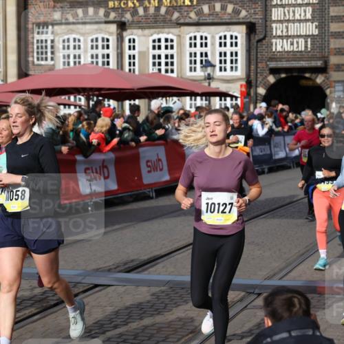 05.10.2025 - 20. swb-Marathon Bremen Yannick Fuchs http://msf.ph/oto/9227425 05.10.2025 10:58:13 Ziel 9576, 9582, 9634, 9872, 10127, 10377, 10395, 10459, 10620, 10793, 11058, 11601 meine-sportfotos.de