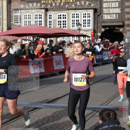 05.10.2025 - 20. swb-Marathon Bremen Yannick Fuchs http://msf.ph/oto/9227427 05.10.2025 10:58:13 Ziel 9576, 9582, 9634, 9872, 10127, 10377, 10395, 10459, 10620, 10793, 11058, 11601 meine-sportfotos.de
