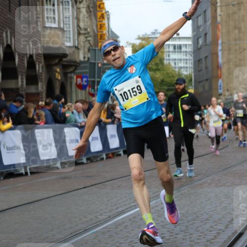 05.10.2025 - 20. swb-Marathon Bremen Strokosch-Dieckow http://msf.ph/oto/9227445 05.10.2025 10:49:55 Ziel 9369, 9676, 9693, 9696, 9803, 10159, 10543, 10868, 10946, 11091, 11642, 11749 meine-sportfotos.de