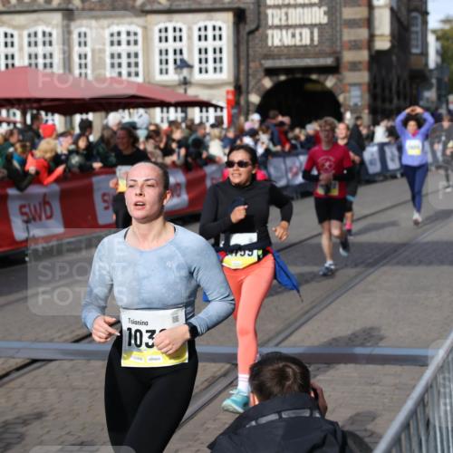 05.10.2025 - 20. swb-Marathon Bremen Yannick Fuchs http://msf.ph/oto/9227463 05.10.2025 10:58:14 Ziel 9576, 9582, 9634, 9872, 10127, 10377, 10395, 10398, 10459, 10620, 10793, 11058, 11601, 11608 meine-sportfotos.de