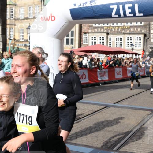 05.10.2025 - 20. swb-Marathon Bremen Yannick Fuchs http://msf.ph/oto/9227465 05.10.2025 11:01:18 Ziel 9182, 9443, 9613, 9880, 10477, 10544, 10630, 10914, 11053, 11337, 11338, 11524, 11597, 11719 meine-sportfotos.de