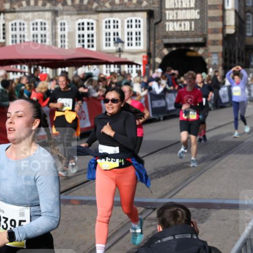 05.10.2025 - 20. swb-Marathon Bremen Yannick Fuchs http://msf.ph/oto/9227479 05.10.2025 10:58:15 Ziel 9330, 9576, 9582, 9634, 9872, 10127, 10377, 10395, 10398, 10459, 10620, 10793, 11058, 11601, 11608 meine-sportfotos.de