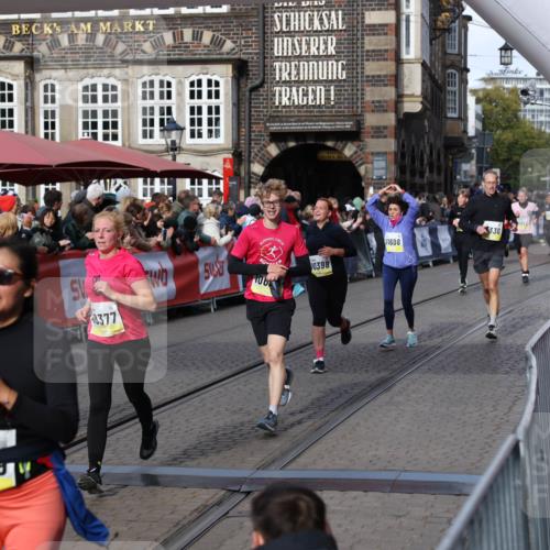 05.10.2025 - 20. swb-Marathon Bremen Yannick Fuchs http://msf.ph/oto/9227500 05.10.2025 10:58:15 Ziel 9330, 9576, 9582, 9634, 9872, 10127, 10377, 10395, 10398, 10459, 10620, 10793, 11058, 11601, 11608 meine-sportfotos.de
