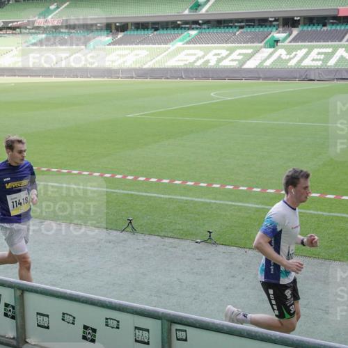 05.10.2025 - 20. swb-Marathon Bremen Michael Burmester http://msf.ph/oto/9227510 05.10.2025 10:23:36 Laufen im Stadion 9213, 9289, 9403, 9671, 9863, 9922, 10070, 10161, 10276, 10525, 10565, 10606, 10658, 10686, 10753, 10952, 11067, 11069, 11114, 11328, 11335, 11418, 11474, 11567, 11710, 9239, 9504, 9863, 10052, 10171, 10175, 10176, 10352, 10847, 10908, 10967, 11335, 11343, 11349, 11594 meine-sportfotos.de