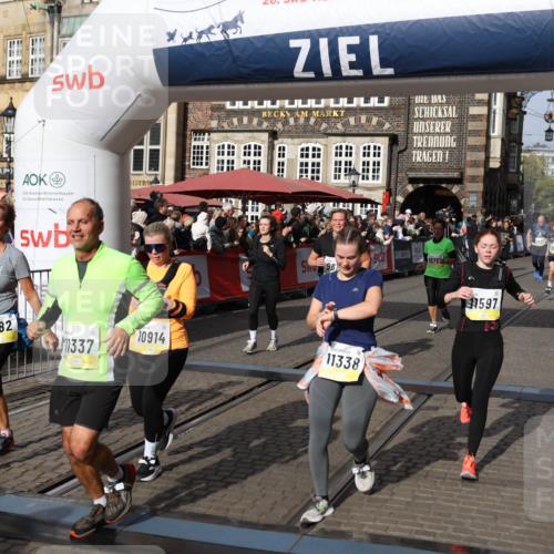 05.10.2025 - 20. swb-Marathon Bremen Yannick Fuchs http://msf.ph/oto/9227545 05.10.2025 11:01:21 Ziel 9182, 9443, 9613, 9880, 10544, 10762, 10914, 11337, 11338, 11524, 11597, 11680 meine-sportfotos.de