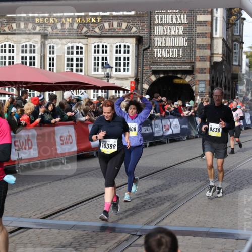 05.10.2025 - 20. swb-Marathon Bremen Yannick Fuchs http://msf.ph/oto/9227585 05.10.2025 10:58:17 Ziel 9330, 9576, 9582, 9634, 9952, 10127, 10377, 10395, 10398, 10459, 10620, 11058, 11562, 11608 meine-sportfotos.de