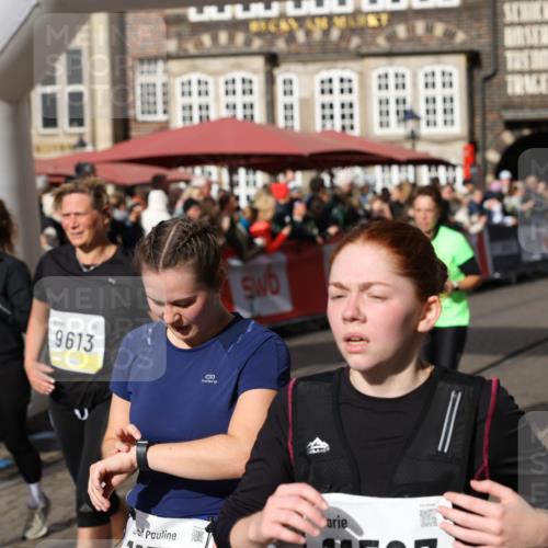 05.10.2025 - 20. swb-Marathon Bremen Yannick Fuchs http://msf.ph/oto/9227586 05.10.2025 11:01:23 Ziel 9182, 9613, 9925, 10544, 10762, 10914, 11337, 11338, 11597, 11680 meine-sportfotos.de