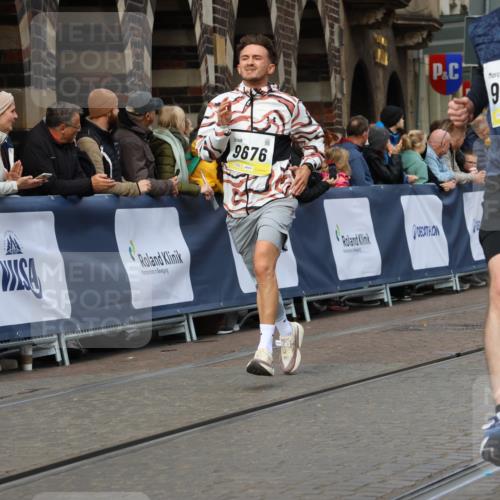 05.10.2025 - 20. swb-Marathon Bremen Strokosch-Dieckow http://msf.ph/oto/9227590 05.10.2025 10:50:03 Ziel 9485, 9645, 9676, 9693, 9787, 9803, 10246, 10543, 10868, 11104, 11208, 11288, 11295, 11621 meine-sportfotos.de