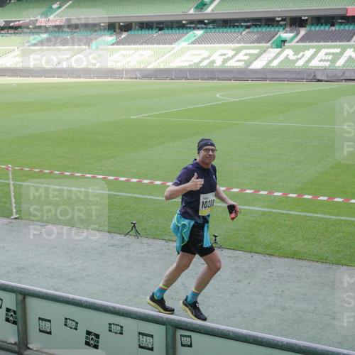 05.10.2025 - 20. swb-Marathon Bremen Michael Burmester http://msf.ph/oto/9227593 05.10.2025 10:24:27 Laufen im Stadion 8187, 9253, 9262, 9364, 9524, 9700, 10208, 10229, 10592, 10691, 10744, 10838, 10880, 10910, 11086, 11476, 11701, 11725, 9213, 9289, 9922, 10070, 10276, 10606, 10753, 11067, 11069, 11114, 11418, 11474, 11567, 11710 meine-sportfotos.de