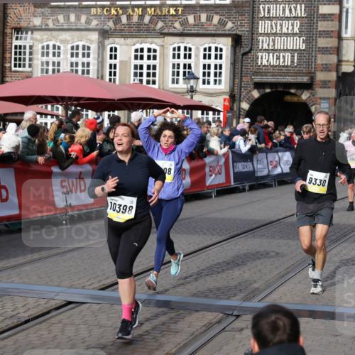 05.10.2025 - 20. swb-Marathon Bremen Yannick Fuchs http://msf.ph/oto/9227617 05.10.2025 10:58:17 Ziel 9330, 9576, 9582, 9634, 9952, 10127, 10377, 10395, 10398, 10459, 10620, 11058, 11562, 11608 meine-sportfotos.de