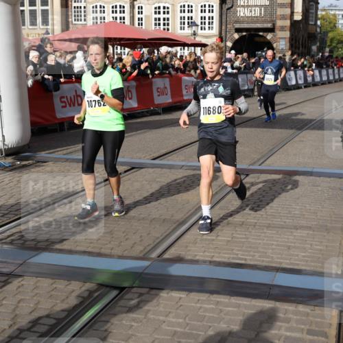 05.10.2025 - 20. swb-Marathon Bremen Yannick Fuchs http://msf.ph/oto/9227639 05.10.2025 11:01:24 Ziel 9182, 9613, 9925, 10544, 10762, 10914, 11337, 11338, 11597, 11680, 11688 meine-sportfotos.de