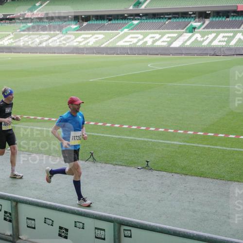 05.10.2025 - 20. swb-Marathon Bremen Michael Burmester http://msf.ph/oto/9227649 05.10.2025 10:24:35 Laufen im Stadion 8187, 9253, 9262, 9364, 9524, 9700, 10208, 10229, 10375, 10592, 10691, 10744, 10838, 10880, 10910, 11086, 11217, 11476, 11640, 11701, 11725, 9213, 10276, 10606, 11114, 11418, 11474, 11567, 11710 meine-sportfotos.de