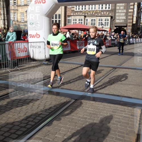 05.10.2025 - 20. swb-Marathon Bremen Yannick Fuchs http://msf.ph/oto/9227670 05.10.2025 11:01:24 Ziel 9182, 9613, 9925, 10544, 10762, 10914, 11337, 11338, 11597, 11680, 11688 meine-sportfotos.de