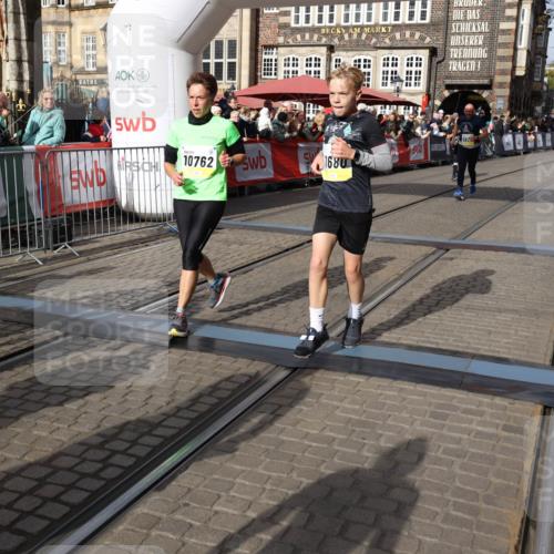 05.10.2025 - 20. swb-Marathon Bremen Yannick Fuchs http://msf.ph/oto/9227677 05.10.2025 11:01:24 Ziel 9182, 9613, 9925, 10544, 10762, 10914, 11337, 11338, 11597, 11680, 11688 meine-sportfotos.de