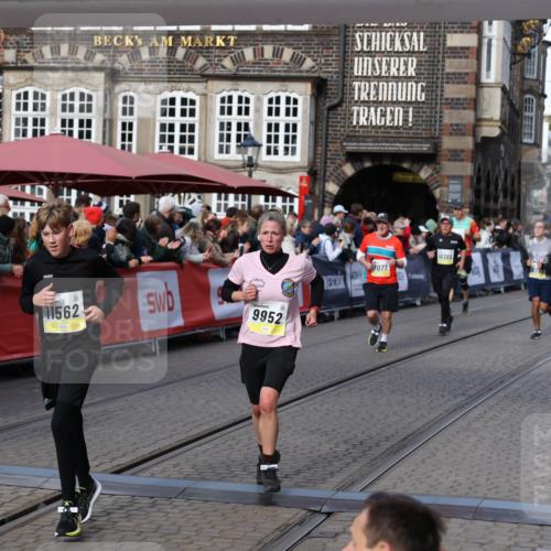 05.10.2025 - 20. swb-Marathon Bremen Yannick Fuchs http://msf.ph/oto/9227748 05.10.2025 10:58:21 Ziel 7077, 9330, 9634, 9952, 10377, 10398, 10620, 11562, 11608 meine-sportfotos.de