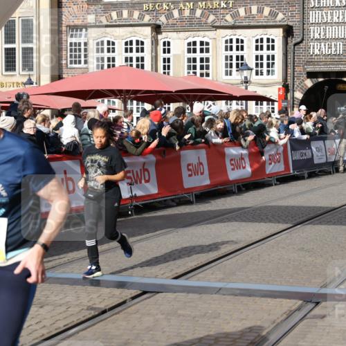 05.10.2025 - 20. swb-Marathon Bremen Yannick Fuchs http://msf.ph/oto/9227780 05.10.2025 11:01:28 Ziel 9613, 9925, 10544, 10762, 11680, 11688 meine-sportfotos.de