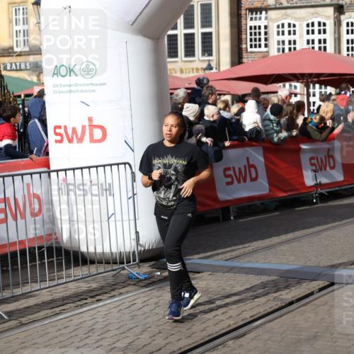 05.10.2025 - 20. swb-Marathon Bremen Yannick Fuchs http://msf.ph/oto/9227827 05.10.2025 11:01:28 Ziel 9613, 9925, 10544, 10762, 11680, 11688 meine-sportfotos.de