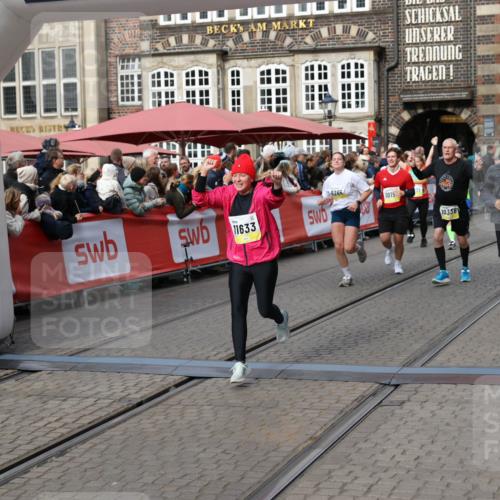 05.10.2025 - 20. swb-Marathon Bremen Yannick Fuchs http://msf.ph/oto/9227862 05.10.2025 11:01:35 Ziel 7908, 9286, 9371, 10157, 10336, 11194, 11633 meine-sportfotos.de