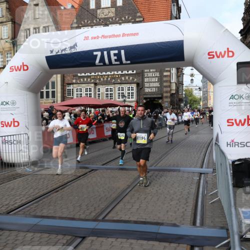 05.10.2025 - 20. swb-Marathon Bremen Yannick Fuchs http://msf.ph/oto/9227940 05.10.2025 11:01:37 Ziel 7908, 9286, 9322, 9371, 10157, 10336, 11194, 11493, 11633 meine-sportfotos.de