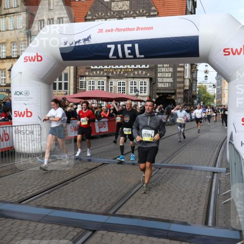 05.10.2025 - 20. swb-Marathon Bremen Yannick Fuchs http://msf.ph/oto/9227949 05.10.2025 11:01:37 Ziel 7908, 9286, 9322, 9371, 10157, 10336, 11194, 11493, 11633 meine-sportfotos.de