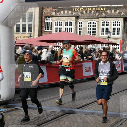 05.10.2025 - 20. swb-Marathon Bremen Yannick Fuchs http://msf.ph/oto/9227957 05.10.2025 10:58:26 Ziel 7077, 9174, 9462, 9608, 9952, 10368, 10786, 11049, 11184, 11495, 11562, 11724 meine-sportfotos.de