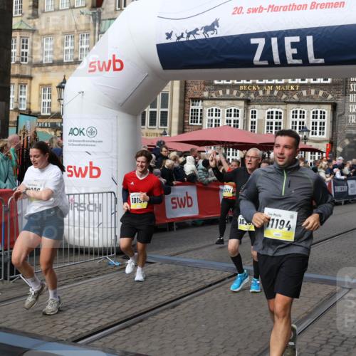 05.10.2025 - 20. swb-Marathon Bremen Yannick Fuchs http://msf.ph/oto/9227980 05.10.2025 11:01:37 Ziel 7908, 9286, 9322, 9371, 10157, 10336, 11194, 11493, 11633 meine-sportfotos.de