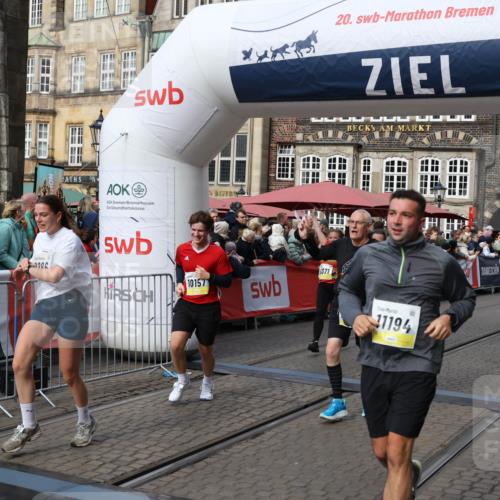 05.10.2025 - 20. swb-Marathon Bremen Yannick Fuchs http://msf.ph/oto/9227983 05.10.2025 11:01:37 Ziel 7908, 9286, 9322, 9371, 10157, 10336, 11194, 11493, 11633 meine-sportfotos.de