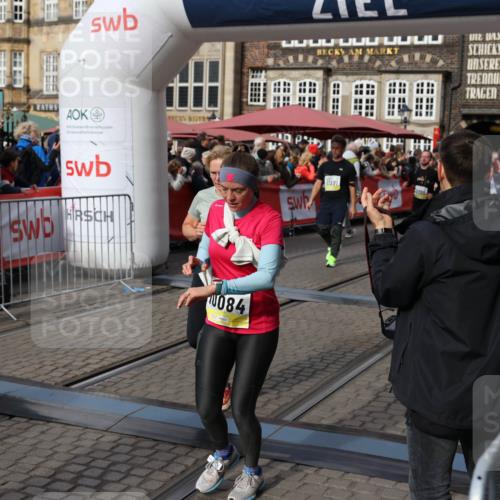 05.10.2025 - 20. swb-Marathon Bremen Yannick Fuchs http://msf.ph/oto/9228007 05.10.2025 10:58:32 Ziel 9174, 9433, 9462, 9608, 9820, 10084, 10368, 10586, 10786, 11049, 11181, 11184, 11291, 11495, 11591, 11700, 11724 meine-sportfotos.de