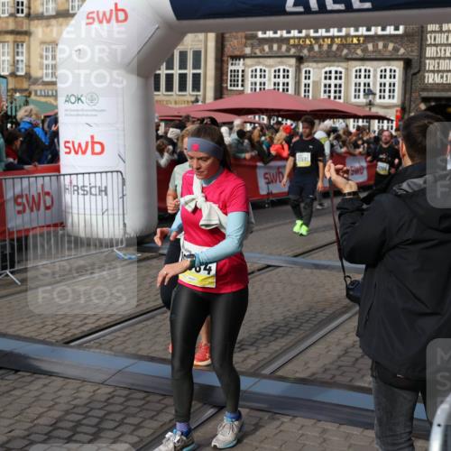 05.10.2025 - 20. swb-Marathon Bremen Yannick Fuchs http://msf.ph/oto/9228014 05.10.2025 10:58:32 Ziel 9174, 9433, 9462, 9608, 9820, 10084, 10368, 10586, 10786, 11049, 11181, 11184, 11291, 11495, 11591, 11700, 11724 meine-sportfotos.de