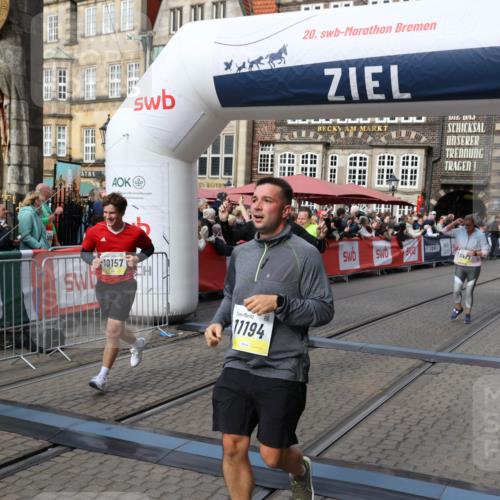 05.10.2025 - 20. swb-Marathon Bremen Yannick Fuchs http://msf.ph/oto/9228015 05.10.2025 11:01:38 Ziel 7908, 9286, 9322, 9371, 10157, 10336, 11194, 11493, 11633 meine-sportfotos.de