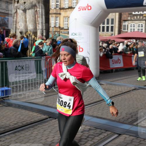 05.10.2025 - 20. swb-Marathon Bremen Yannick Fuchs http://msf.ph/oto/9228036 05.10.2025 10:58:32 Ziel 9174, 9433, 9462, 9608, 9820, 10084, 10368, 10586, 10786, 11049, 11181, 11184, 11291, 11495, 11591, 11700, 11724 meine-sportfotos.de
