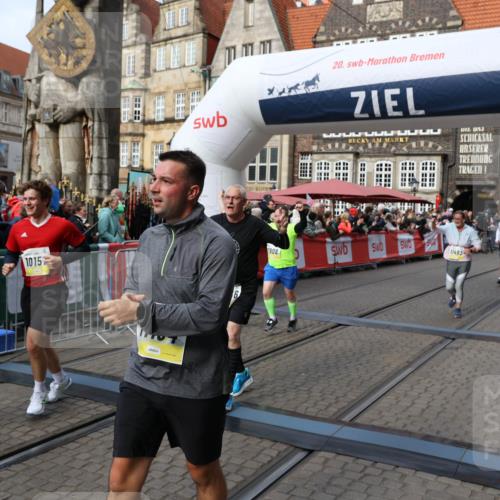 05.10.2025 - 20. swb-Marathon Bremen Yannick Fuchs http://msf.ph/oto/9228041 05.10.2025 11:01:39 Ziel 7908, 9278, 9286, 9322, 9371, 10056, 10157, 10324, 10336, 11194, 11493, 11633 meine-sportfotos.de