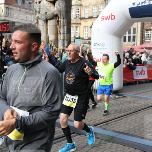05.10.2025 - 20. swb-Marathon Bremen Yannick Fuchs http://msf.ph/oto/9228058 05.10.2025 11:01:39 Ziel 7908, 9278, 9286, 9322, 9371, 10056, 10157, 10324, 10336, 11194, 11493, 11633 meine-sportfotos.de