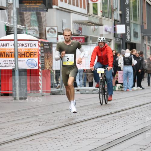 05.10.2025 - 20. swb-Marathon Bremen Strokosch-Dieckow http://msf.ph/oto/9228061 05.10.2025 10:28:17 Ziel 2, 2 meine-sportfotos.de