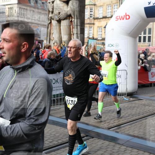 05.10.2025 - 20. swb-Marathon Bremen Yannick Fuchs http://msf.ph/oto/9228075 05.10.2025 11:01:39 Ziel 7908, 9278, 9286, 9322, 9371, 10056, 10157, 10324, 10336, 11194, 11493, 11633 meine-sportfotos.de