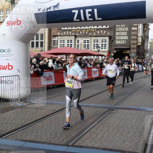 05.10.2025 - 20. swb-Marathon Bremen Yannick Fuchs http://msf.ph/oto/9228126 05.10.2025 11:01:40 Ziel 7908, 9278, 9286, 9322, 9371, 10030, 10056, 10157, 10324, 10336, 11194, 11223, 11493, 11633 meine-sportfotos.de