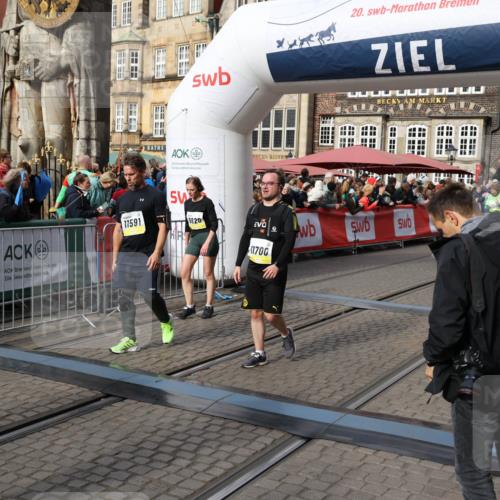 05.10.2025 - 20. swb-Marathon Bremen Yannick Fuchs http://msf.ph/oto/9228128 05.10.2025 10:58:37 Ziel 9433, 9820, 10055, 10084, 10261, 10285, 10408, 10586, 10988, 11181, 11291, 11591, 11700 meine-sportfotos.de