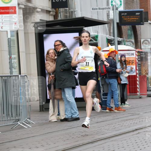 05.10.2025 - 20. swb-Marathon Bremen Strokosch-Dieckow http://msf.ph/oto/9228129 05.10.2025 10:30:03 Ziel 11, 11 meine-sportfotos.de
