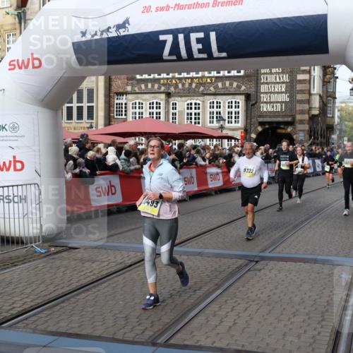 05.10.2025 - 20. swb-Marathon Bremen Yannick Fuchs http://msf.ph/oto/9228131 05.10.2025 11:01:40 Ziel 7908, 9278, 9286, 9322, 9371, 10030, 10056, 10157, 10324, 10336, 11194, 11223, 11493, 11633 meine-sportfotos.de