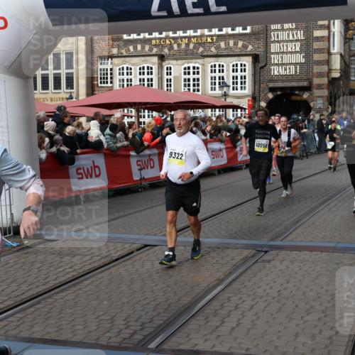 05.10.2025 - 20. swb-Marathon Bremen Yannick Fuchs http://msf.ph/oto/9228183 05.10.2025 11:01:41 Ziel 7908, 9278, 9286, 9322, 9371, 9432, 10030, 10056, 10157, 10324, 10336, 11194, 11223, 11493, 11633 meine-sportfotos.de