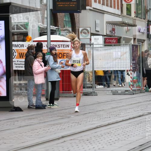 05.10.2025 - 20. swb-Marathon Bremen Strokosch-Dieckow http://msf.ph/oto/9228191 05.10.2025 10:30:34 Ziel  meine-sportfotos.de