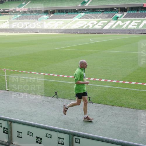 05.10.2025 - 20. swb-Marathon Bremen Michael Burmester http://msf.ph/oto/9228214 05.10.2025 10:25:47 Laufen im Stadion 9006, 9170, 9361, 9614, 9775, 9849, 9865, 9884, 9919, 9967, 10044, 10104, 10155, 10306, 10348, 10474, 10505, 10541, 10554, 10559, 10624, 10652, 10666, 10780, 10816, 10961, 11178, 11230, 11316, 11346, 11403, 11422, 11503, 11581, 11617, 11666, 11745, 8187, 9253, 9302, 9558, 10375, 10553, 10652, 10979, 11217, 11256, 11304, 11640 meine-sportfotos.de