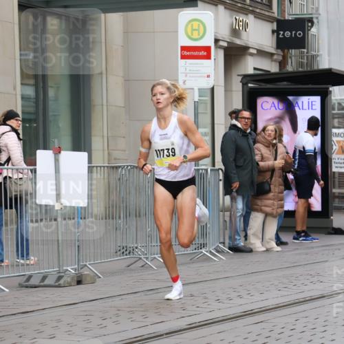 05.10.2025 - 20. swb-Marathon Bremen Strokosch-Dieckow http://msf.ph/oto/9228234 05.10.2025 10:30:38 Ziel  meine-sportfotos.de
