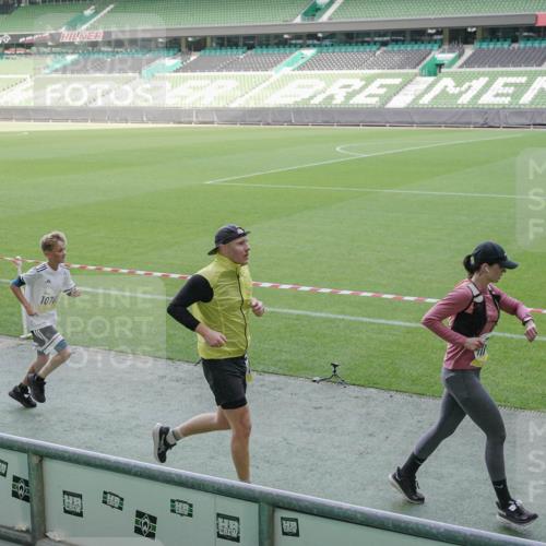 05.10.2025 - 20. swb-Marathon Bremen Michael Burmester http://msf.ph/oto/9228250 05.10.2025 10:25:56 Laufen im Stadion 8000, 9006, 9170, 9361, 9614, 9849, 9865, 9884, 9919, 9963, 9967, 10044, 10304, 10306, 10348, 10474, 10505, 10554, 10559, 10624, 10666, 10780, 10816, 10851, 10961, 11178, 11316, 11346, 11403, 11422, 11488, 11503, 11617, 11666, 11745, 9302, 9558, 9775, 10104, 10155, 10541, 10553, 10652, 10979, 11230, 11256, 11304, 11581 meine-sportfotos.de