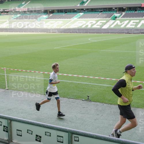 05.10.2025 - 20. swb-Marathon Bremen Michael Burmester http://msf.ph/oto/9228263 05.10.2025 10:25:57 Laufen im Stadion 8000, 9006, 9170, 9250, 9361, 9614, 9849, 9865, 9884, 9919, 9963, 9967, 10044, 10304, 10306, 10348, 10474, 10505, 10554, 10559, 10624, 10666, 10780, 10816, 10851, 10961, 11178, 11316, 11346, 11403, 11422, 11488, 11503, 11617, 11666, 11745, 9302, 9558, 9775, 10104, 10155, 10541, 10553, 10652, 10979, 11230, 11256, 11581 meine-sportfotos.de