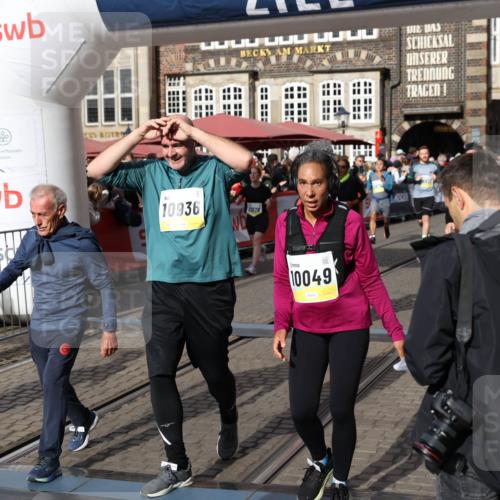 05.10.2025 - 20. swb-Marathon Bremen Yannick Fuchs http://msf.ph/oto/9228323 05.10.2025 10:58:46 Ziel 7163, 8585, 9359, 9370, 9430, 9472, 9529, 9622, 9714, 9766, 9913, 10049, 10261, 10285, 10513, 10527, 10591, 10679, 10871, 10936, 10988, 11078 meine-sportfotos.de